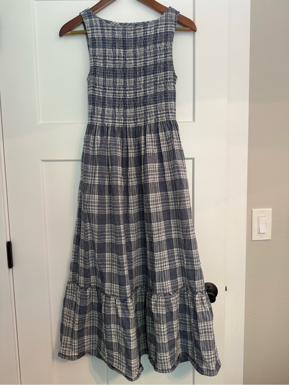 Tradlands Goldie Smocked Midi Dress - Picture 5 of 8
